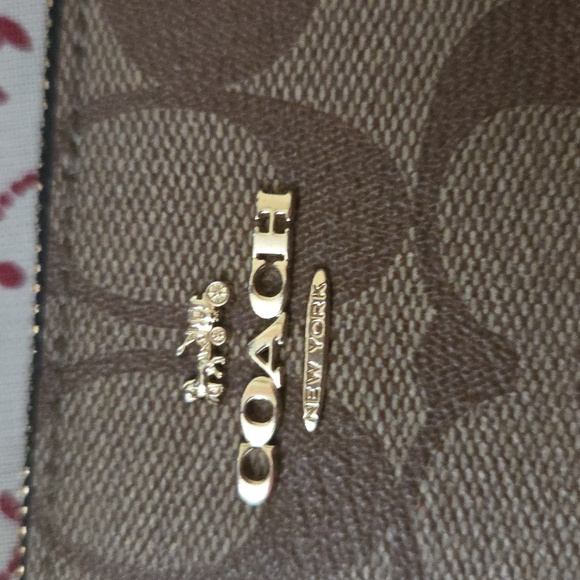 XL COACH wristlet/wallet - Picture 2 of 3